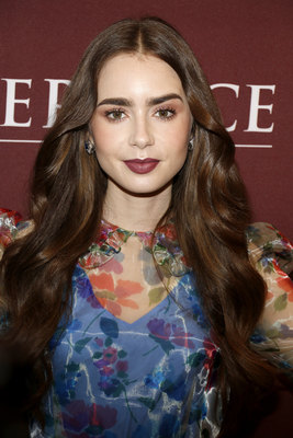 Lily Collins Poster 3858136