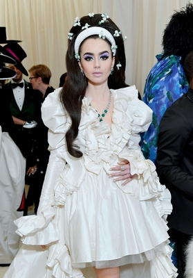 Lily Collins Poster 3858149