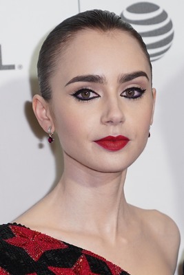Lily Collins puzzle 3858153