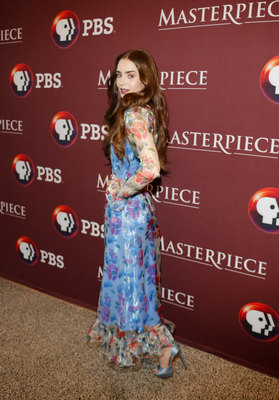 Lily Collins stickers 3858157