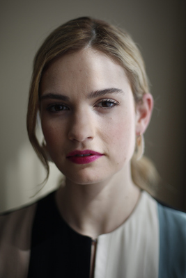 Lily James Mouse Pad 2475080