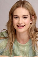Lily James t-shirt #2475082