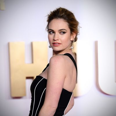 Lily James Poster 2927634