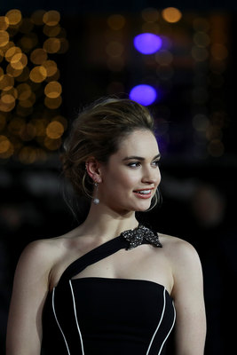Lily James Poster 2927637