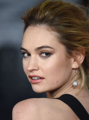 Lily James Poster 2927678