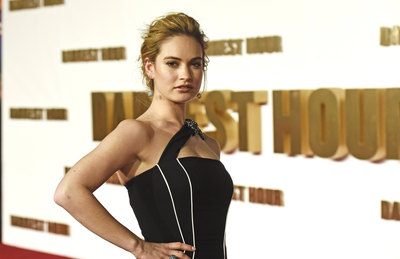 Lily James Poster 2927819