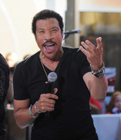 Lionel Richie Longsleeve T-shirt #2531405