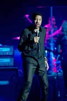 Lionel Richie Longsleeve T-shirt #2531413