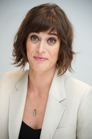 Lizzy Caplan Longsleeve T-shirt #2222985