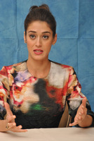 Lizzy Caplan Longsleeve T-shirt #2516965