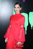 Lizzy Caplan Longsleeve T-shirt #3896867