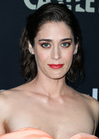 Lizzy Caplan magic mug #G2514144