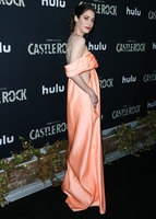 Lizzy Caplan Longsleeve T-shirt #3896907