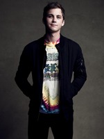 Logan Lerman t-shirt #2308999