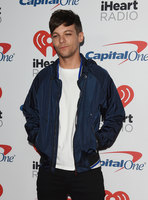 Louis Tomlinson Longsleeve T-shirt #2771817