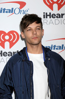 Louis Tomlinson Longsleeve T-shirt #2771818