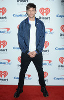 Louis Tomlinson Longsleeve T-shirt #2771831