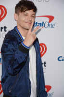 Louis Tomlinson Longsleeve T-shirt #2771834