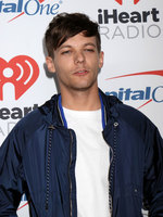 Louis Tomlinson Longsleeve T-shirt #2771836