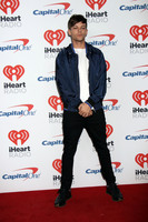 Louis Tomlinson Longsleeve T-shirt #2771861