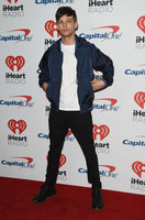 Louis Tomlinson Longsleeve T-shirt #2771875