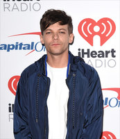 Louis Tomlinson Longsleeve T-shirt #2771884