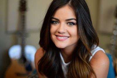 Lucy Hale magic mug #G714882