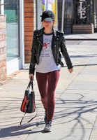 Lucy Hale Longsleeve T-shirt #3275516