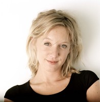 Ludivine Sagnier Longsleeve T-shirt #2026042