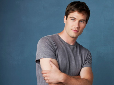 Luke Macfarlane posters