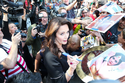 Lynda Carter posters