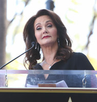 Lynda Carter mug #G1568154