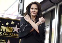 Lynda Carter mug #G1606430