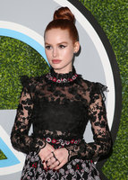 Madelaine Petsch longsleeve t-shirt #2943009