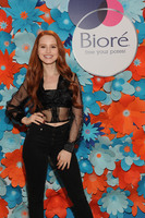Madelaine Petsch longsleeve t-shirt #3068545