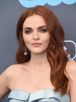 Madeline Brewer longsleeve t-shirt #2969547