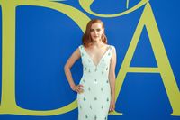 Madeline Brewer mug #G1498259