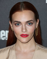 Madeline Brewer mug #G2357809