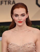 Madeline Brewer mug #G2498259