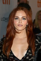 Madeline Brewer tote bag #G2498269