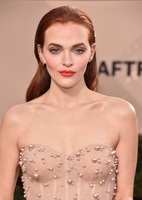 Madeline Brewer t-shirt #3881073