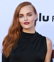 Madeline Brewer longsleeve t-shirt #3881080