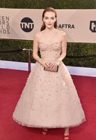 Madeline Brewer t-shirt #3881088