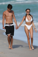Madison Beer tote bag #G1509732