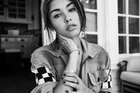 Madison Beer Longsleeve T-shirt #3663064