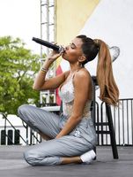 Madison Beer Longsleeve T-shirt #3864133