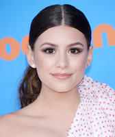 Madisyn Shipman Longsleeve T-shirt #3204440