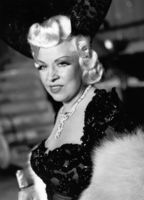 Mae West Longsleeve T-shirt #2558031