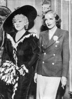 Mae West Longsleeve T-shirt #2600874