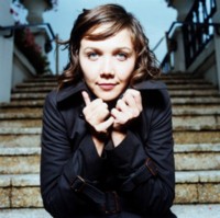 Maggie Gyllenhaal Longsleeve T-shirt #1336547